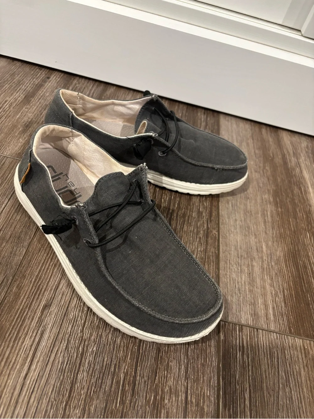 Hey Dude Wendy Chambray Canvas Slip-On Shoes size women’s 7